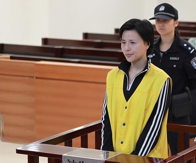 凭姿色4年借了17亿	，靠“借钱“过奢靡生活的她，最终下场太惨​