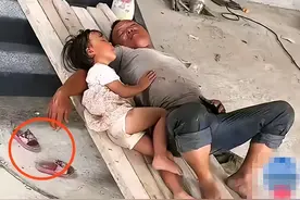 辛酸！37度的高温天气，小女孩跟着爸爸工地干活，父女睡在木板上图片