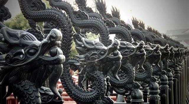 故宫600年排水系统再现“千龙吐水	”奇观