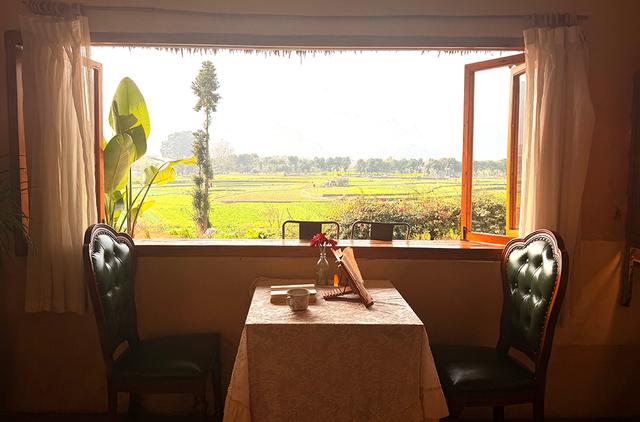 万峰林“咖啡热”催生文旅新体验