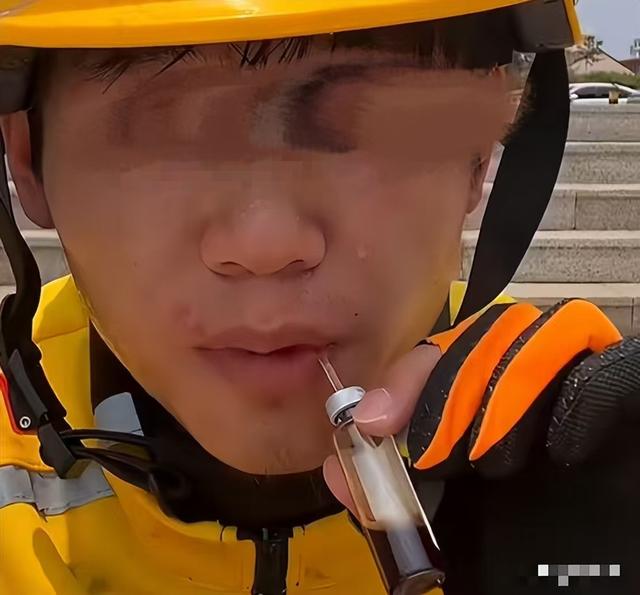 网红外卖员爆火出现恶心一幕，老百姓被坑惨，新华社怒批吃相难看