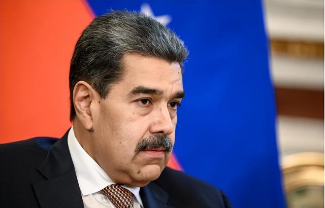 特朗普打出第二张牌，马杜罗压力山大，美军为何不敢直接动手？