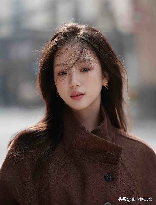 短剧演员签约经纪公司，有人顺风顺水 有人遭雪藏，顶流都选择单干