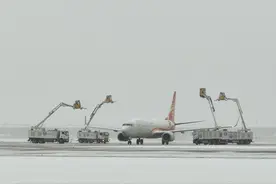 下雪了，请注意！首都机场64架次航班临时取消图片