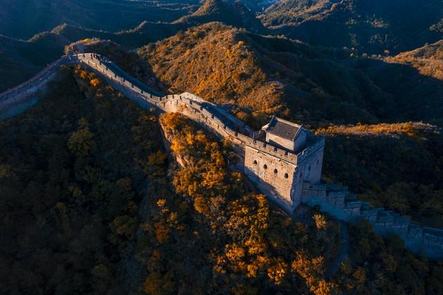 长城之秋，在这里燃成烈焰！这5处红叶秘境，藏着最壮丽的北国