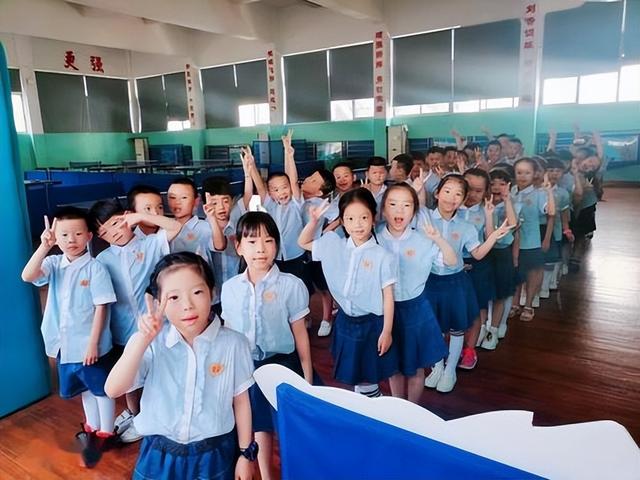 一年级入学年龄政策大变动！9月1日起执行，有人欢喜，有人愁