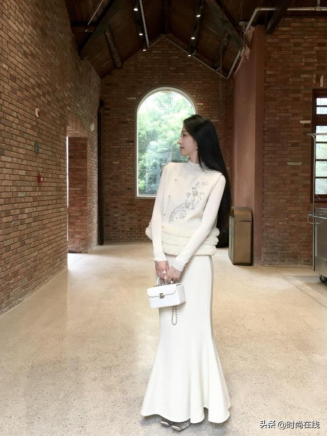 南宁一校花，青春靓丽，五官精致，身材高挑，太迷人了！