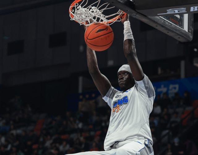 2外援合砍2分！宁波旧将联手来北京“诈骗”，京蜜：软的像老奶奶