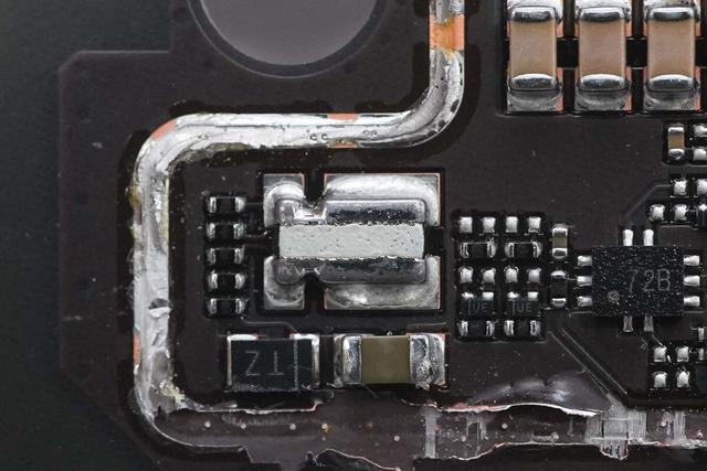 高达1999元售价是怎样的用料做过水准？中兴U60 Pro 5G随身WiFi拆解