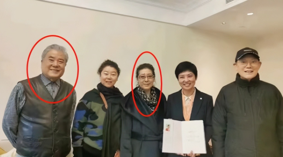 71岁知名歌唱家，与二婚丈夫无子无女，选择花500万住养老院