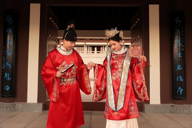 埃及女孩零彩礼嫁大7岁浙江小伙，第一次来中国：你们这里雨真大