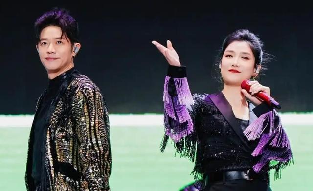 曾毅“翻车”2个月后，玲花损失惨重，她是否后悔21年前的决定？