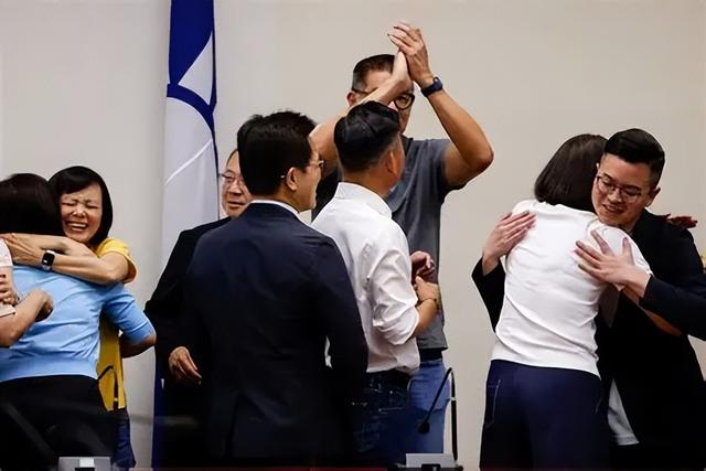 600万人齐声倒赖，台独众叛亲离，关键时刻，统一已近在眼前？