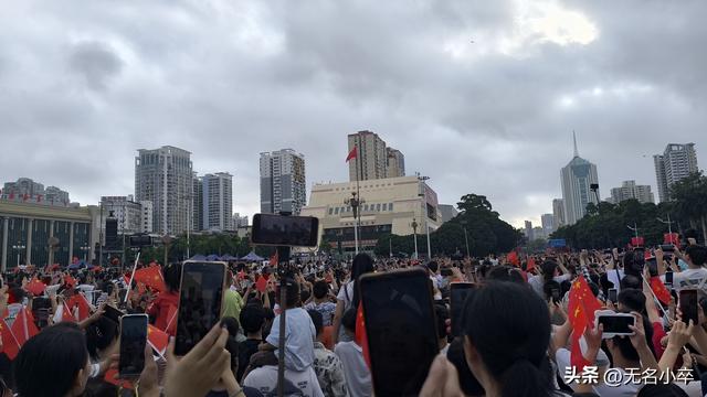 这是专属广西南宁的国庆节，人山人海，只为一场共同的仪式
