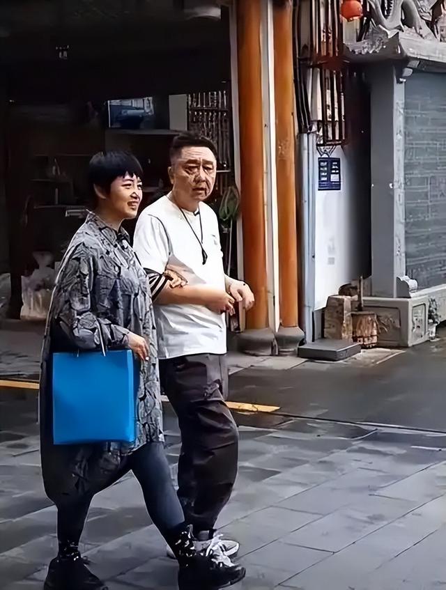 不查不知道一查吓一跳，坐拥北京60亩马场的于谦，私下到底有多壕