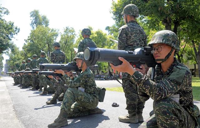 美智库吁特朗普重申不支持“台独”，撤走500名军事教官和武器；台军战斗部队加薪也招不到人，人力流失严重