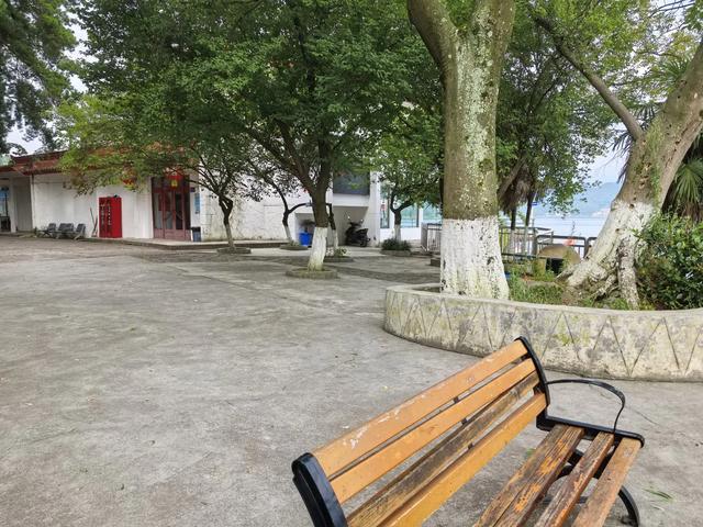 想你的风吹到了百花湖
