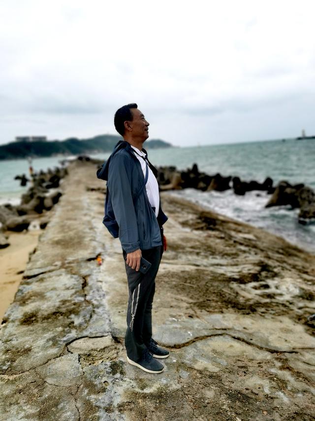 草民浅说：《邂逅后海村！》