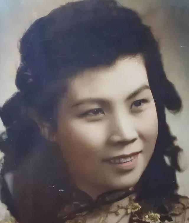 沪剧界痛失传奇！′′金嗓孑′’离世，她的一生比戏还精彩！