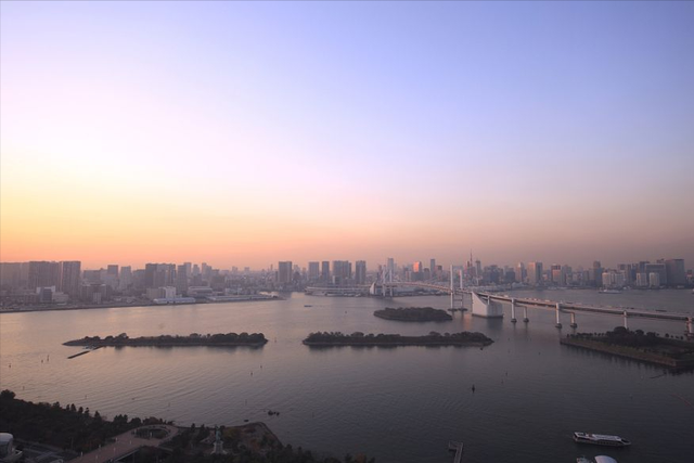 长沙凭什么稳坐“顶流网红城”？一半烟火气，一半硬科技