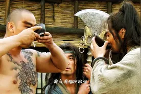 初见林冲，就说自己是个杀人犯，鲁智深是不是有些彪？图片