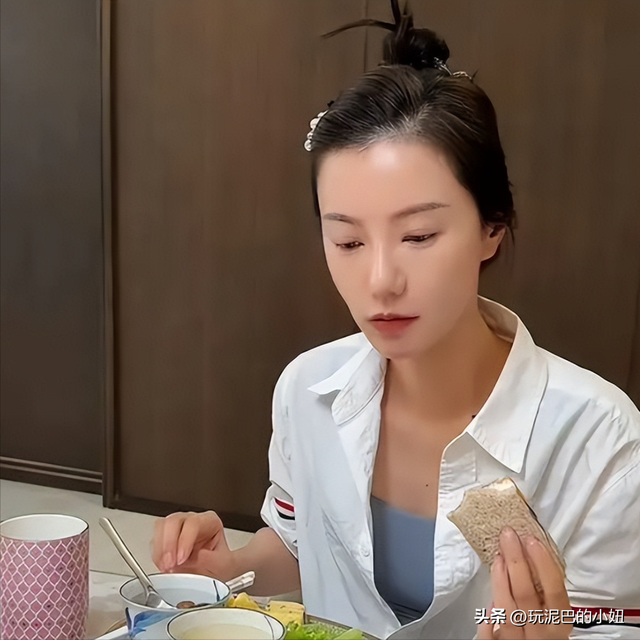 结婚三年没夫妻之实 网红“猴哥说车”终离婚，丈母娘早就曝过真相