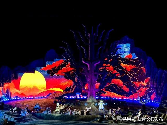 白马盛典·星光夜市：千年史诗与人间烟火的夏夜狂想曲