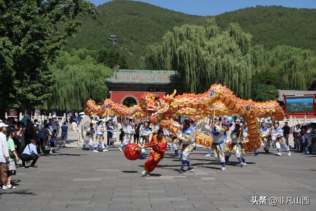 太原晋祠迎客流高峰 暑期单日门票收入首破百万