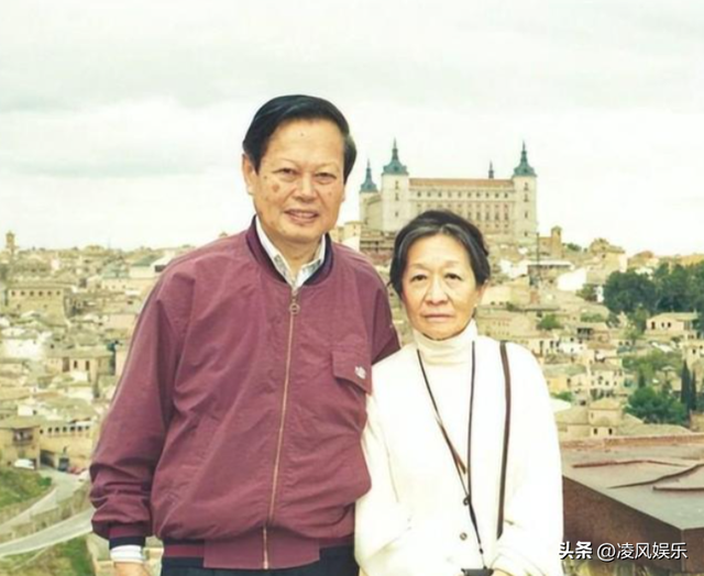 杨振宁的第一任妻子，18岁的杜致礼有多美？这张照片给出答案！