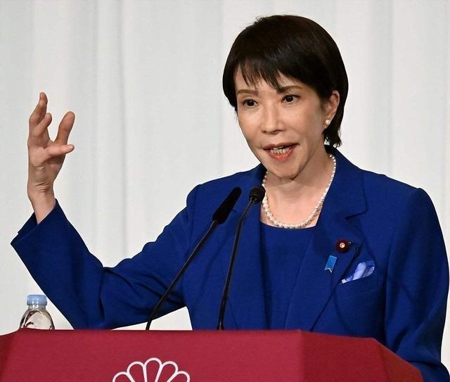 一场晚宴在东京召开，高市早苗想通了：对俄动真格，对中国来软的
