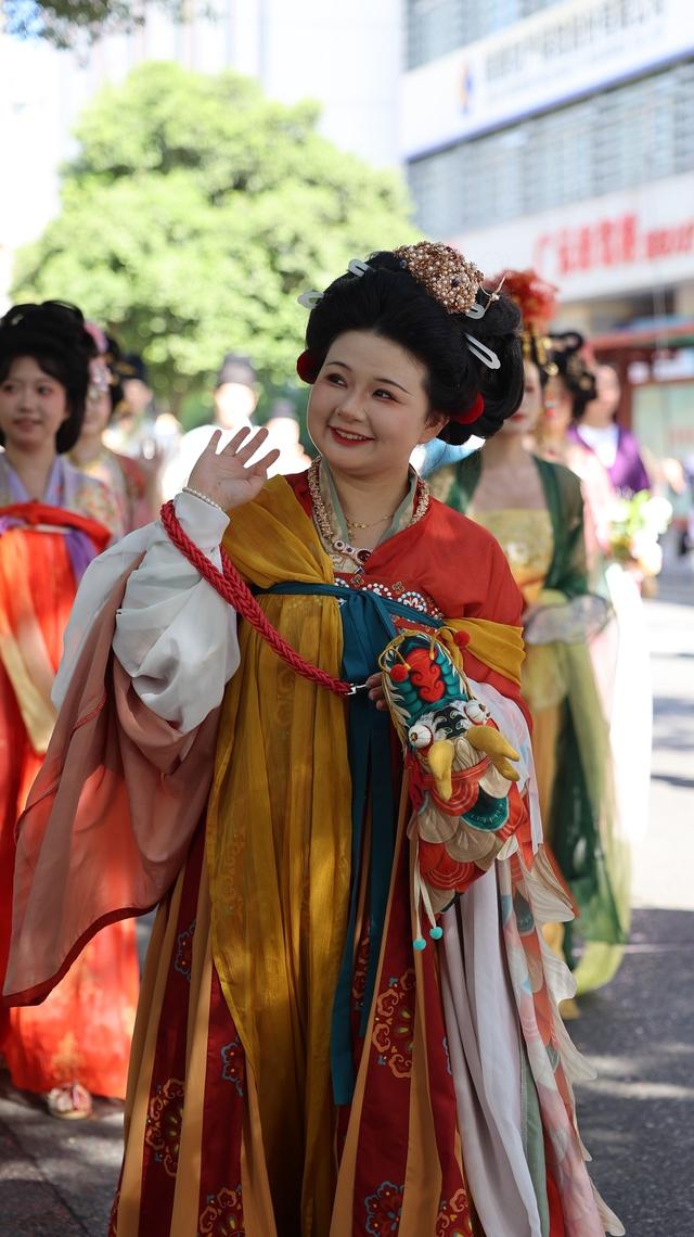 图集丨美到窒息！一步一景皆是盛唐风韵