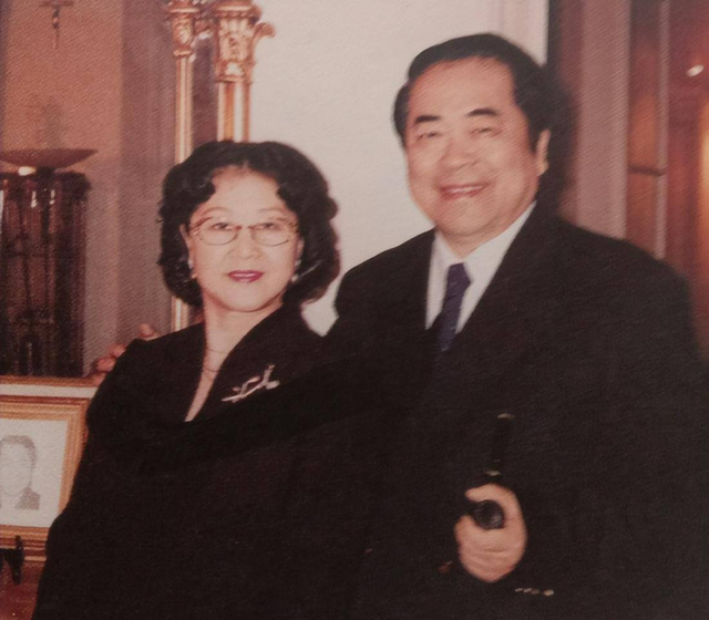 和朋友妻子偷情10年，北京庄园让给继子，难怪范曾亲女儿撕破脸