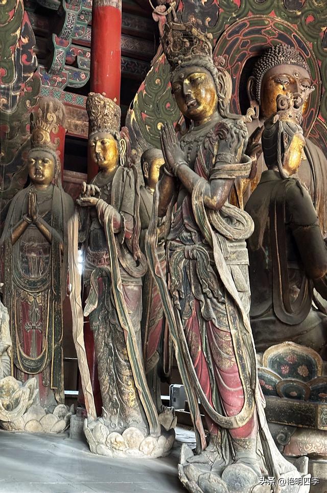华严寺：“八大辽构”之七，拥有最美辽塑菩萨和最美古代书橱