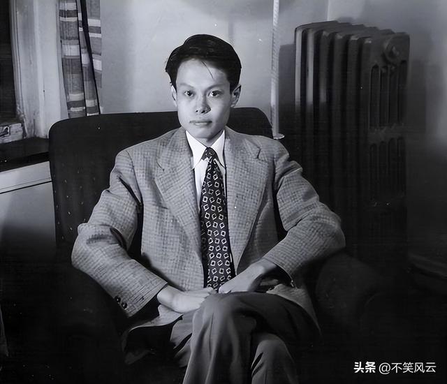 杨振宁葬礼结束，身披国旗无数人送行，可三大恶心情况还是发生了