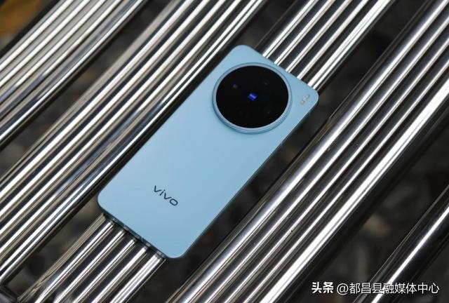 2025买vivo手机，推荐这3款公认“口碑好”，性价比高入手不吃亏
