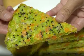 一颗白菜加点面粉，教你懒人早餐新吃法，手不沾面，比吃馅饼还香图片