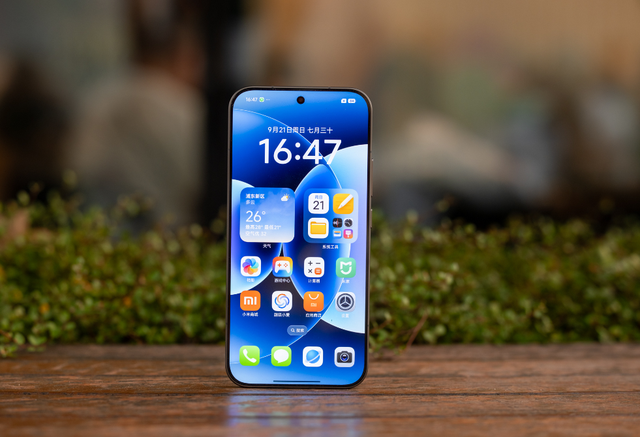 硬刚iPhone！7500mAh+2k屏+潜望长焦，能用到2032年