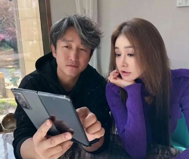 里子面子都没了！赔光2亿后	，妻子深夜亲手撕下邹市明最后的体面