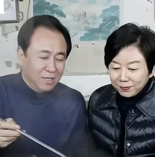 开始清算？逃到英国两年，许家印前妻再迎2大噩耗，儿子也遭牵连