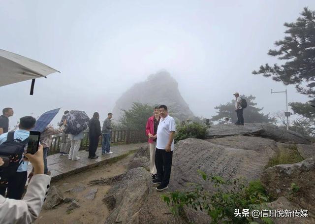 大别山精神永放光芒——信阳鸡公山行