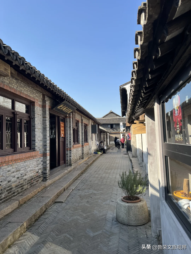 一半山湖，一半古镇，自驾江苏最有钱的县级市，52公里景点免费！
