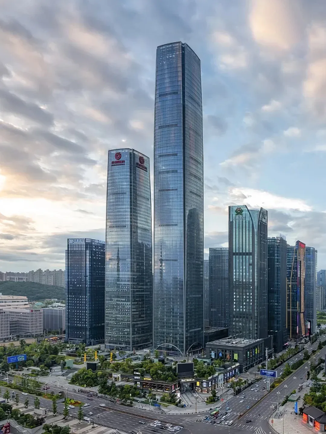 云、贵、川、渝第一高楼，西南经济的象征