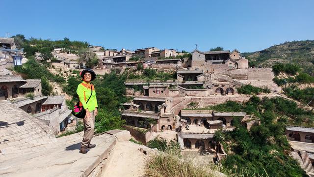 山西深度游—吕梁碛口李家山村