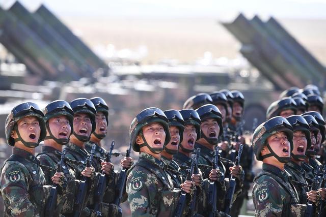 李在明拒绝出席中国阅兵，王毅挂断电话，送了韩国一句话！