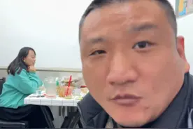 河南大哥长相凶猛，3秒把陌生孩子弄大哭，宝妈却不断感谢，为啥图片