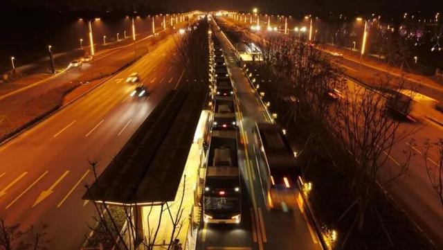 就在今晚，张杰演唱会出行攻略（含散场！！）