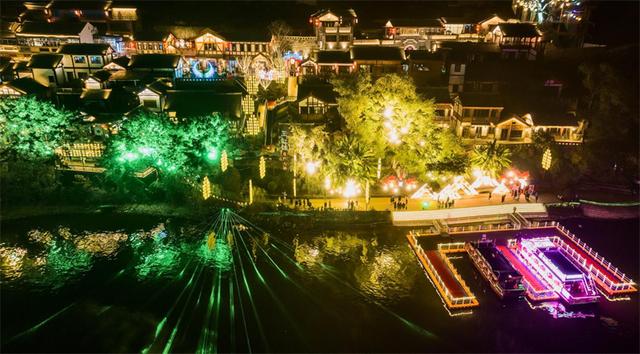 夜经济”照亮转型路 千年盐都越夜越精彩丨不夜川渝·夜经济调研行