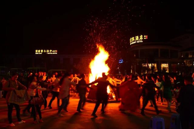 双节人气狂飙！255.4万人次“木兰游”火爆出圈！