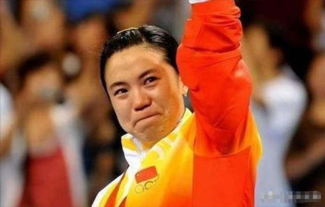 中国最有钱的5位运动员排行榜，姚明勉强排第3，第1名非她莫属