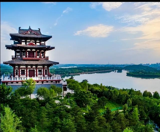 我是杭州人	，去石家庄和唐山，不绕弯子讲：两地人气质完全不一样